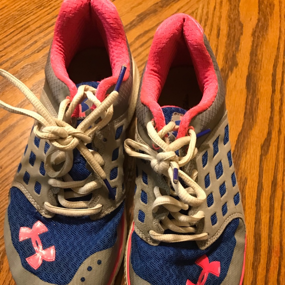 Women’s Under Armour Shoes ~ good used condition